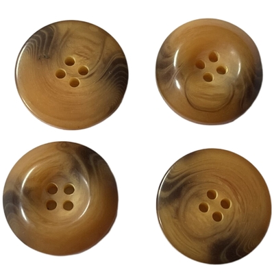 19mm vier Loch-Plastikmantelknopf-Horn-Effekt ringsum Brown-Plastikknöpfe